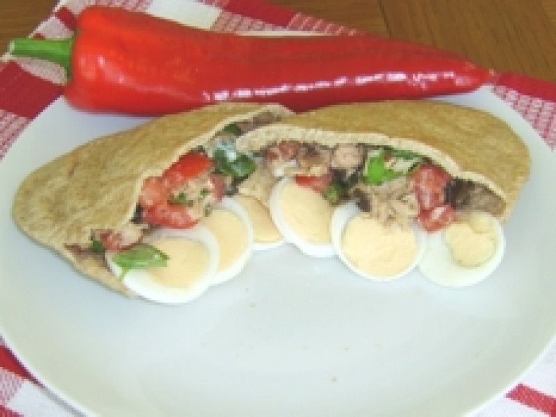 Tuna Nicoise Salad Pitta Recipe